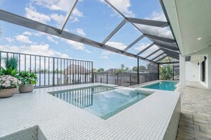 Pool - New Remodel! Pool, Spa & Tiki | Thunderbird Lake (Cape Coral)