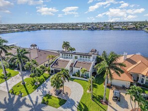 Exterior - New Remodel! Pool, Spa & Tiki | Thunderbird Lake (Cape Coral)