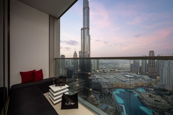 المنطقة المحيطة بالمنشأة