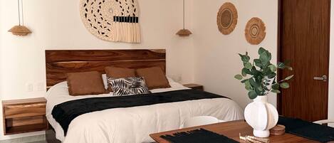 In-room safe, iron/ironing board, WiFi, bed sheets