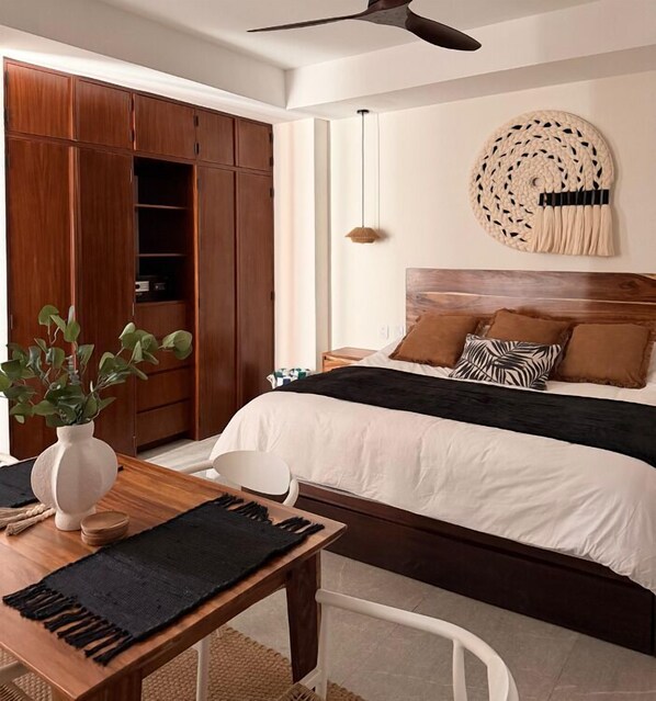 In-room safe, iron/ironing board, WiFi, bed sheets