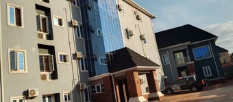 FEZUMA 酒店及套房有限公司  