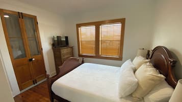 3 habitaciones, tabla de planchar con plancha, wifi y ropa de cama