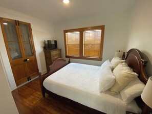 3 makuuhuonetta, silitysrauta/-lauta, Wi-Fi, vuodevaatteet