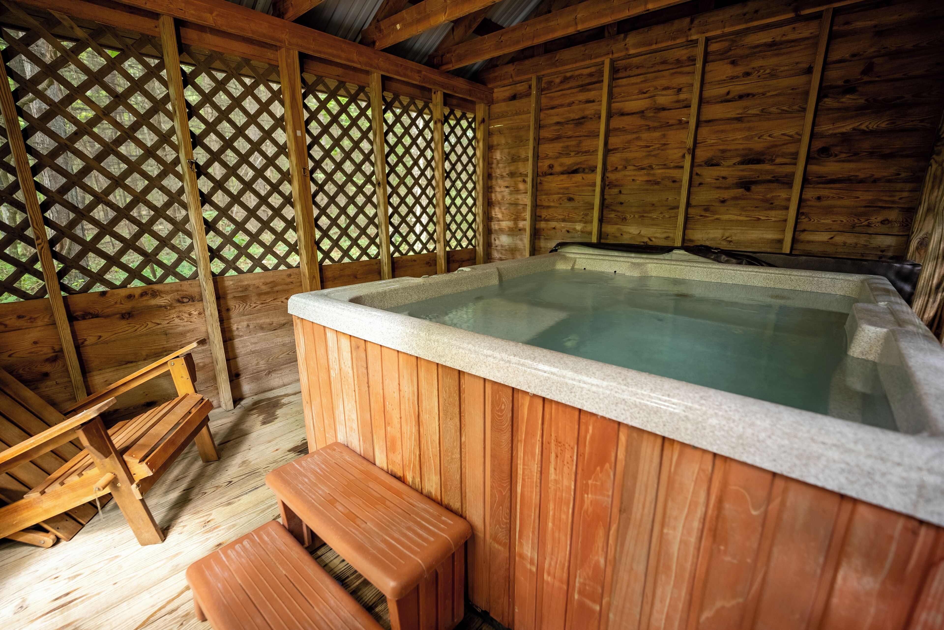 Outdoor spa tub