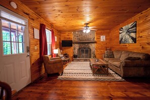 Living area - Mountaineer Cabin 4 - Hot Tub & Fireplace close to New River Gorge National Park (Hico)