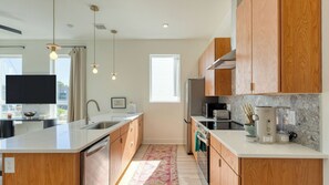 Interior - Modern Nashville Getaway Minutes From Downtown & Five Points Hearth and Hideout by Avantstay (Nashville)