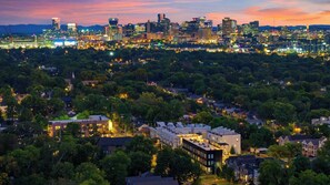 Interior - Modern Nashville Getaway Minutes From Downtown & Five Points Hearth and Hideout by Avantstay (Nashville)