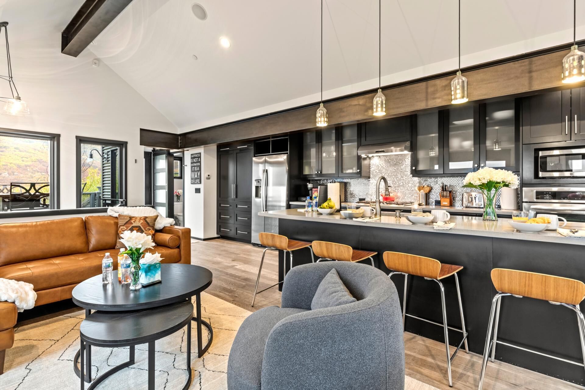 Studio (4 Bedrooms) | Private kitchen | Fridge, microwave, oven, stovetop