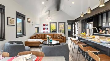 Studio (4 Bedrooms) | Front of property