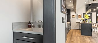 KBM Resorts Luxury Pri Home Walk to Town Lift; Park City Mountain Resort, Pri Hot Tub, Two Main Suites! Pea-1114