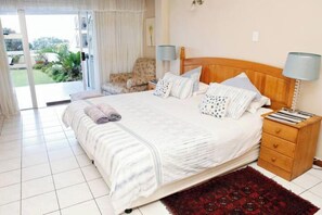 2 bedrooms, bed sheets - 17 Stella Maris Seaside @ Van's (Amanzimtoti,)