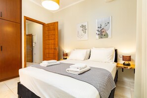2 habitaciones, caja de seguridad en la habitación y escritorio 
