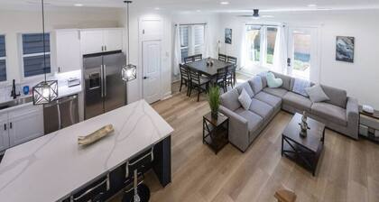 Lavish home close to downtown Houston with game rm
