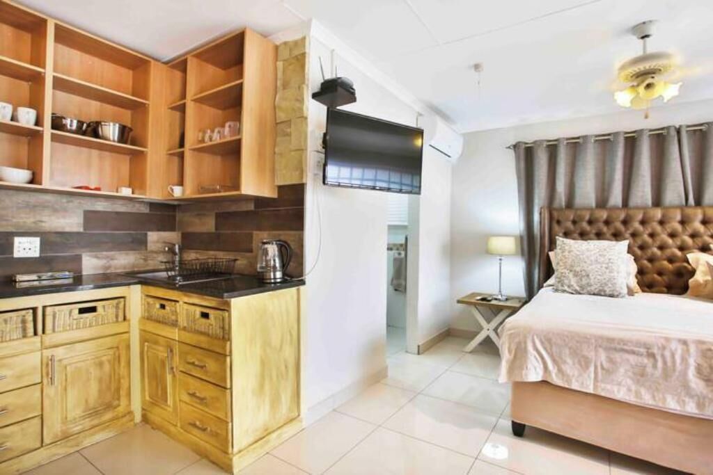 1 chambre, fer et planche à repasser, draps fournis