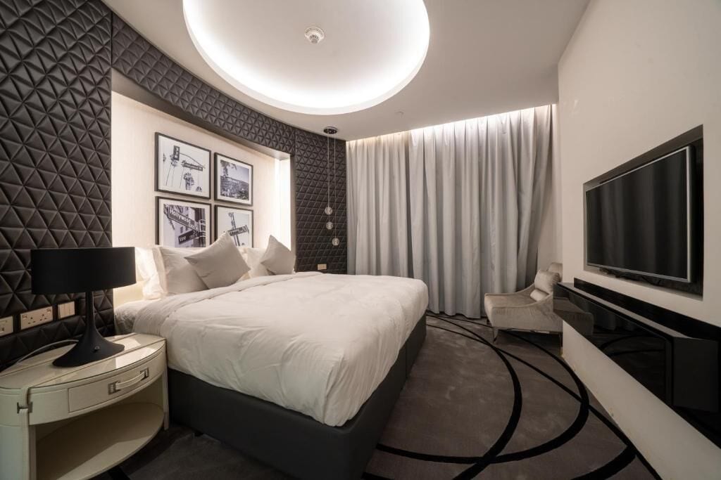 Apartment, 2 Bedrooms, Private Bathroom, City View | Desk, laptop workspace, free WiFi