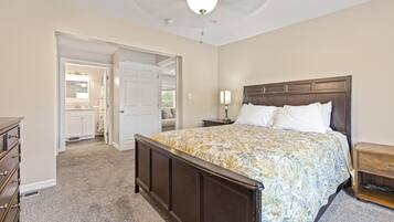 3 bedrooms, desk, iron/ironing board, WiFi