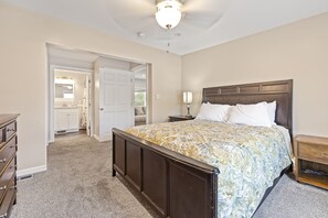 3 slaapkamers, een strijkplank/strijkijzer, wifi, beddengoed