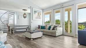 Interior - 30A Family-friendly Home w/ BBQ & Shared Pool + Near Beach & Dining The Crows Nest by Avantstay (Santa Rosa Beach)