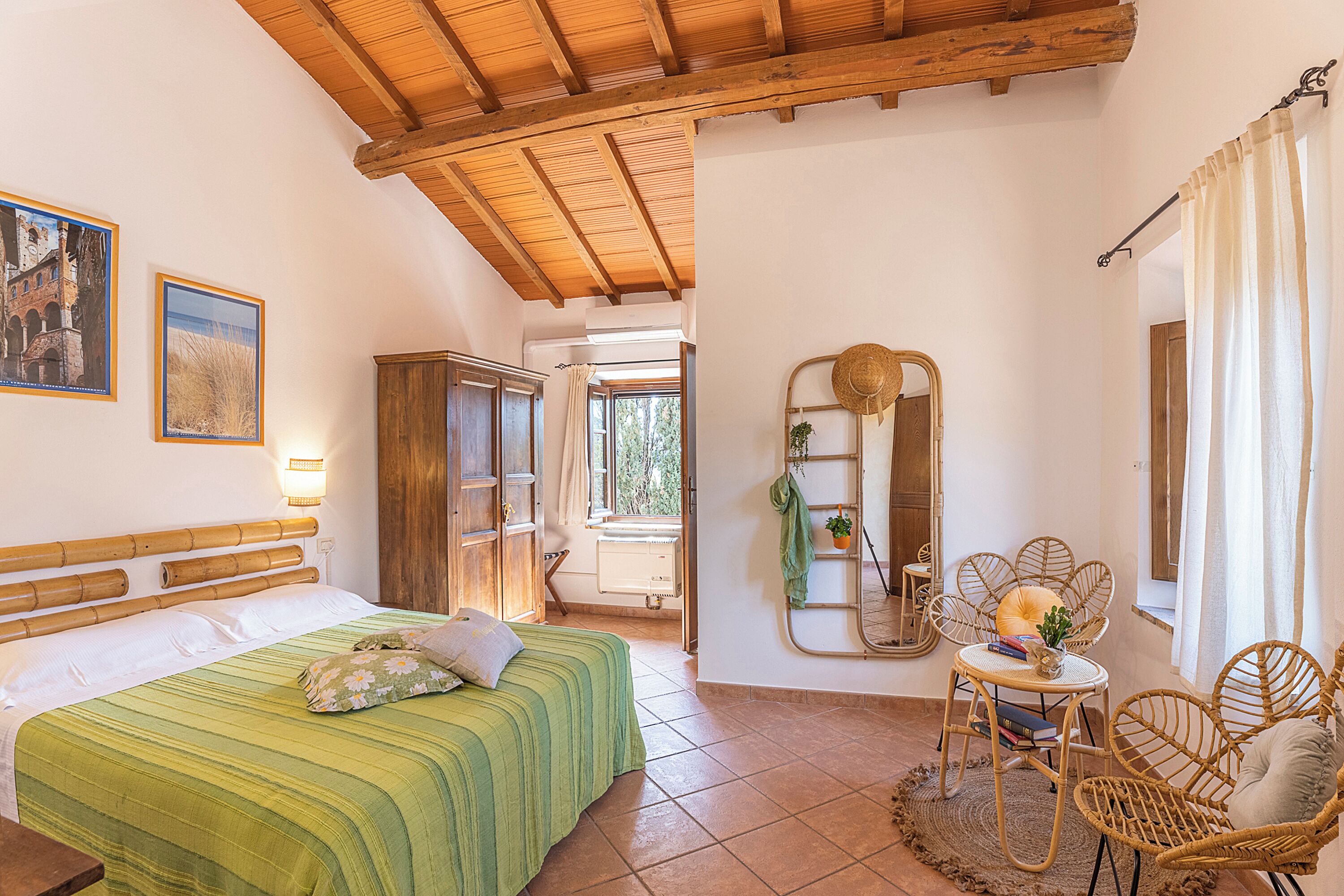 Wifi gratis y acceso para silla de ruedas 