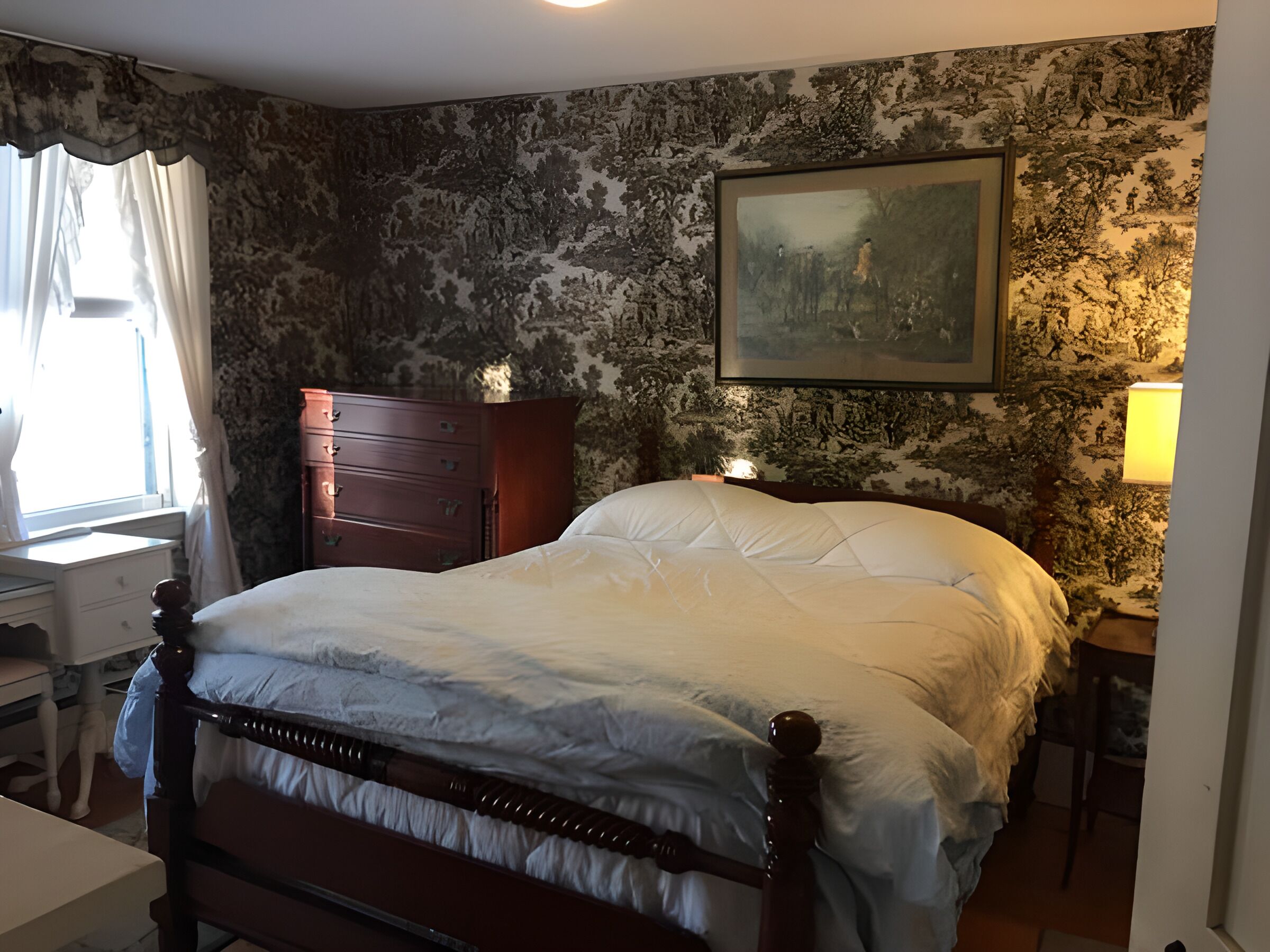 6 bedrooms, iron/ironing board, Internet, bed sheets