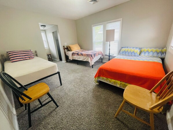 5 chambres, fer et planche à repasser, Wi-Fi, literie fournie