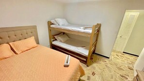 3 Schlafzimmer, B�ügeleisen/Bügelbrett, Internetzugang, Bettwäsche