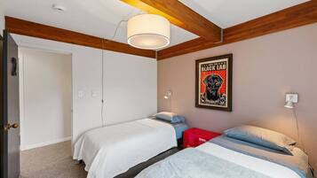 WiFi, bed sheets