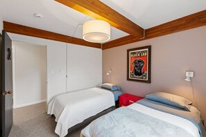 WiFi, bed sheets