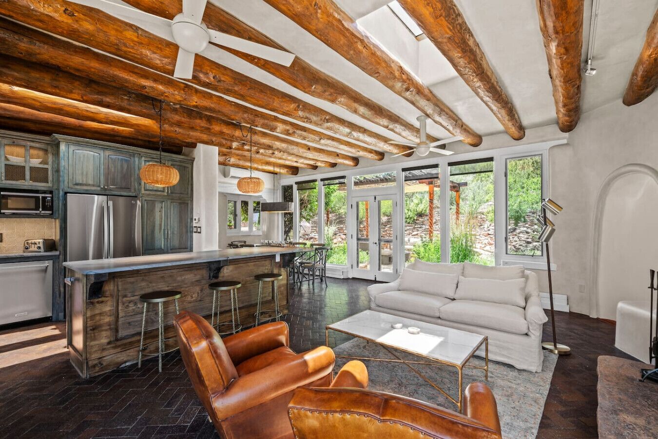 Télévision, cheminée