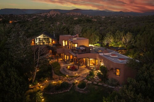 Casa De Novo-Two Homes on Five Private Acres