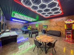 Games room - Cozy Luxury Cabin for Two on Pond w/ Hot Tub, Fire Pit & Game Room – 20 Mins to Red River Gorge (Campton)