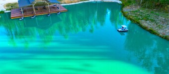 Luxury Tiny Cabin on Pond w/ Hot Tub, Loft & Resort Game Room – 20 Mins to Red River Gorge