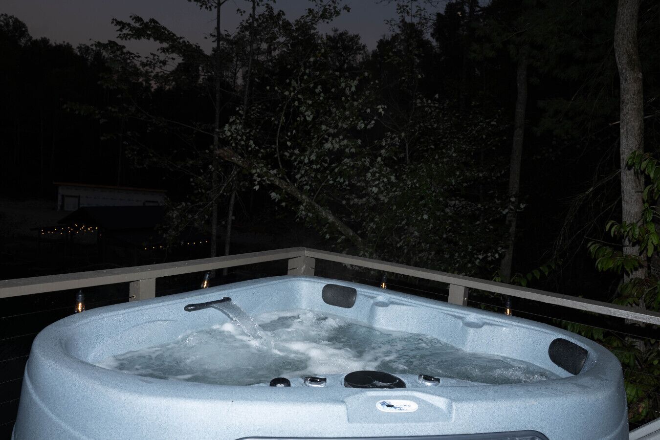 Tina de hidromasaje al aire libre