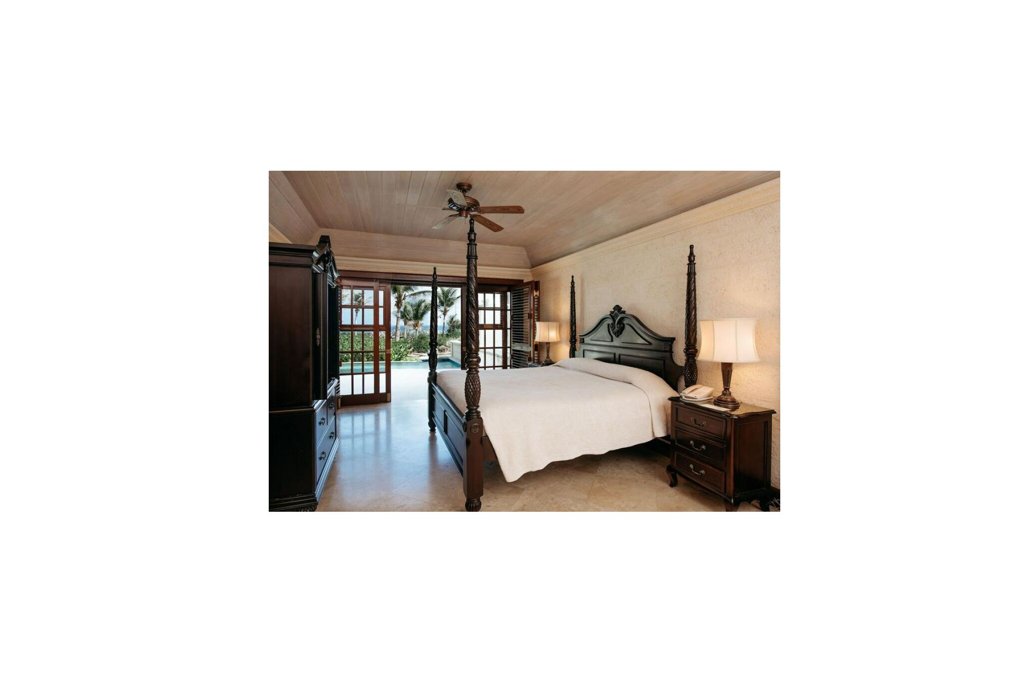 2 bedrooms, desk, iron/ironing board, WiFi (free)