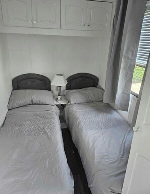 2 bilik tidur, Wi-fi percuma, cadar katil