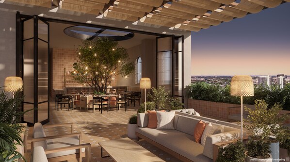 شرفة على السطح