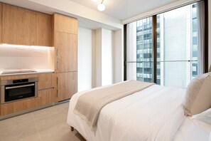 Queen Studio - The Crosby Miami World Center (Miami)