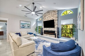 Smart TV, fireplace, DVD player, stereo