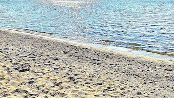 Camastros y toallas de playa
