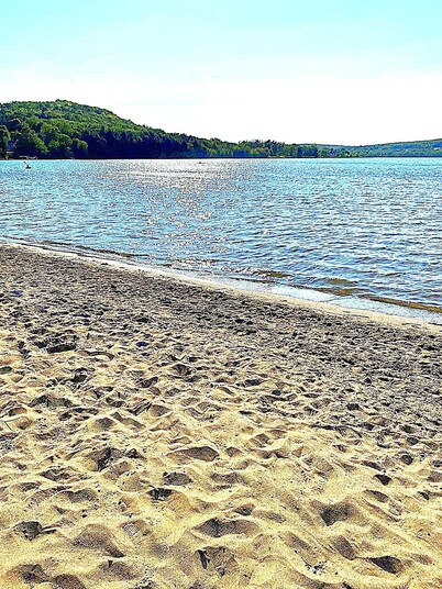 Chalet au bord de l'eau avec spa , près de plusieurs activités