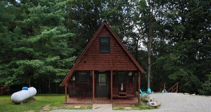 Quiet relaxing Cabin in Wellington backed up to Daniel Boone National Forest.