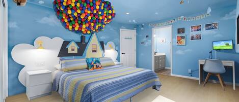 3 bedrooms, desk, iron/ironing board, travel crib