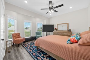 3 chambres, bureau, fer et planche à repasser, accès au Wi-Fi (inclus)