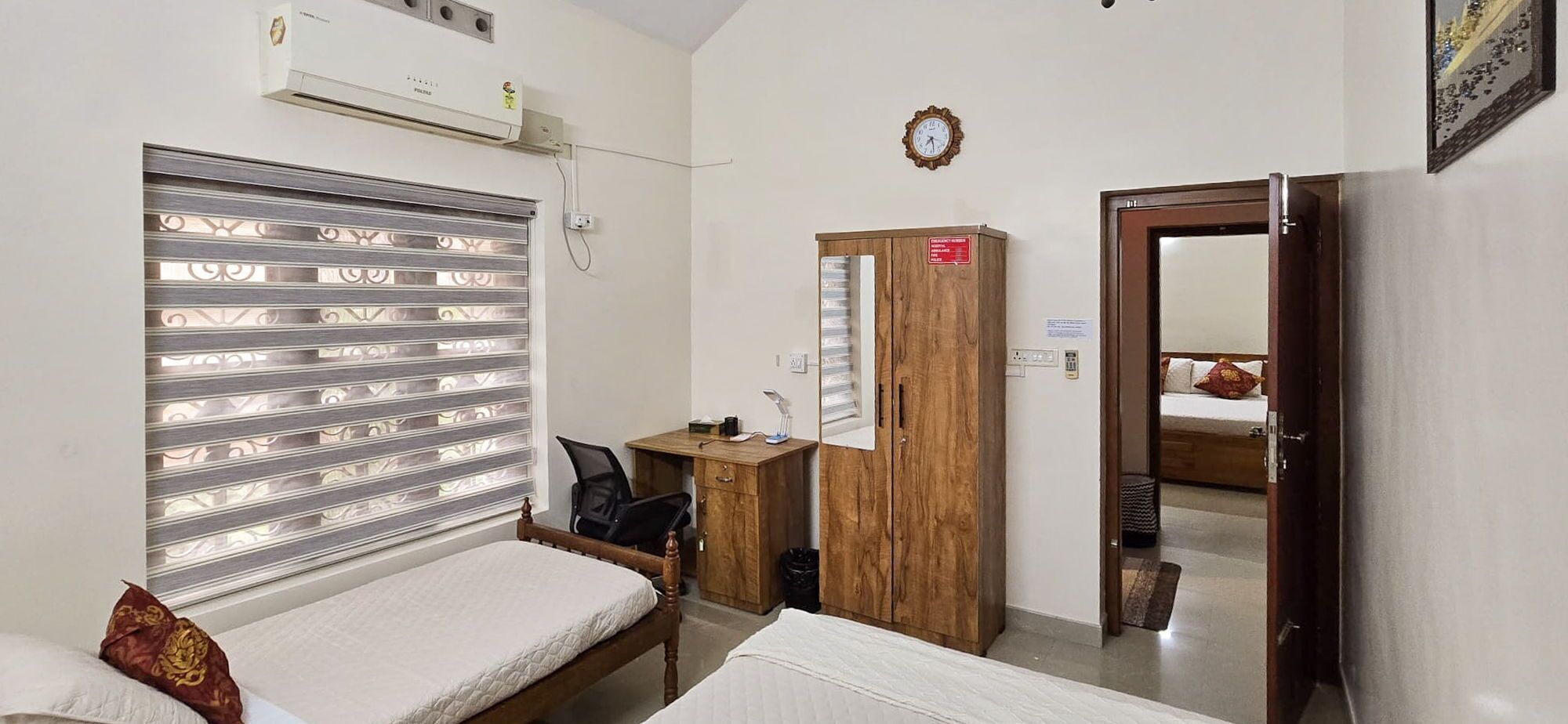 3 habitaciones, tabla de planchar con plancha, wifi y ropa de cama 