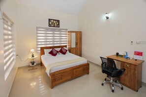 Tabla de planchar con plancha, wifi y ropa de cama