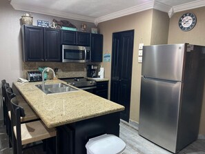 Mikrowelle, Ofen, Herdplatte, Geschirrspüler