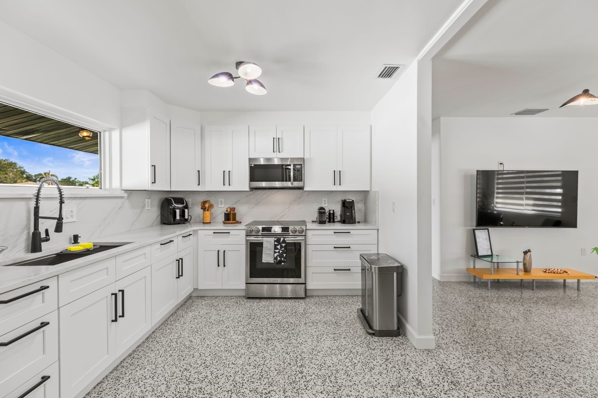 Microondas, horno y parrilla de estufa 