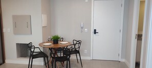 Basic Apartment | Dining - Complete and Modern Accommodations in a Building With gym - MCP (Porto Alegre)