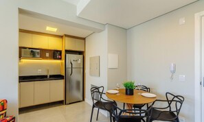 Basic Apartment | Dining - Complete and Modern Accommodations in a Building With gym - MCP (Porto Alegre)